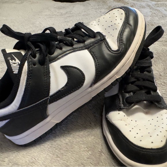Nike Classic Black and White Athletic Shoes - Picture 1 of 5